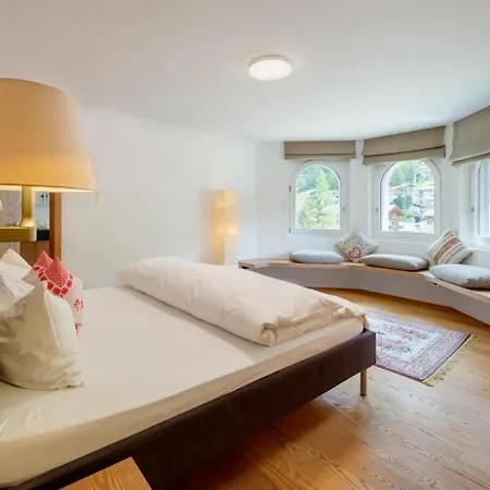 Sleeps 8 Pool Wifi Zermatt